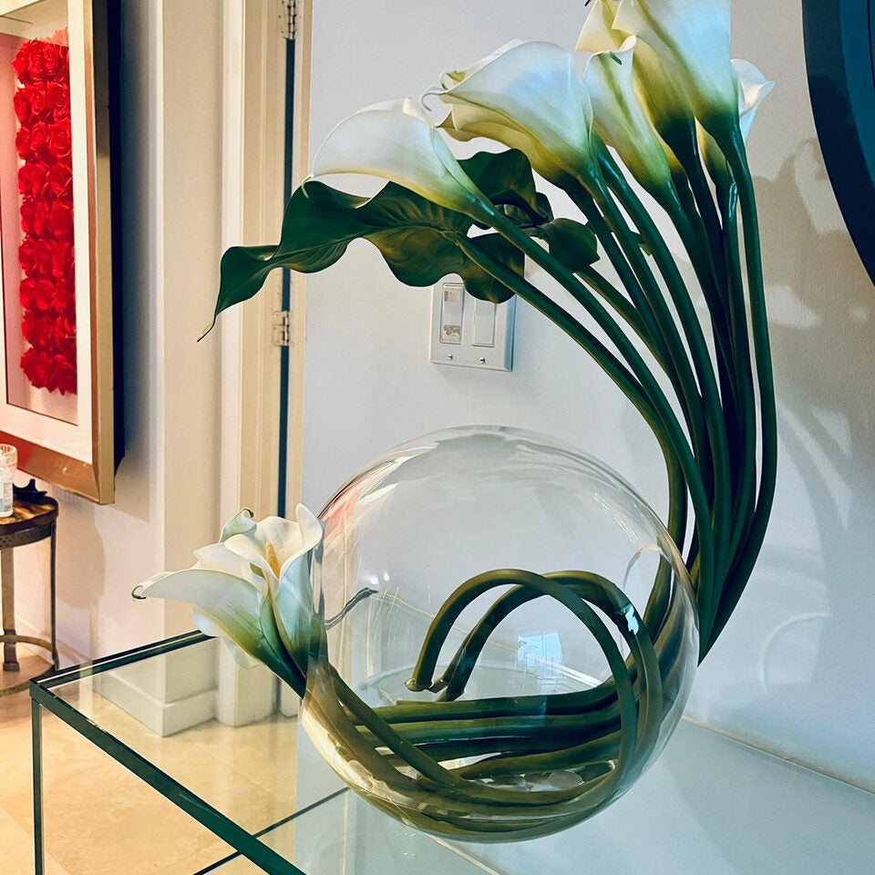 Crosswinds vase with calla lilies
(Out of Stock)