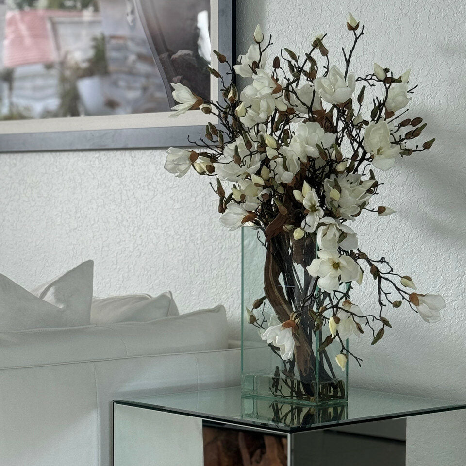 White Magnolias in 16″ Tall Casa Moderna