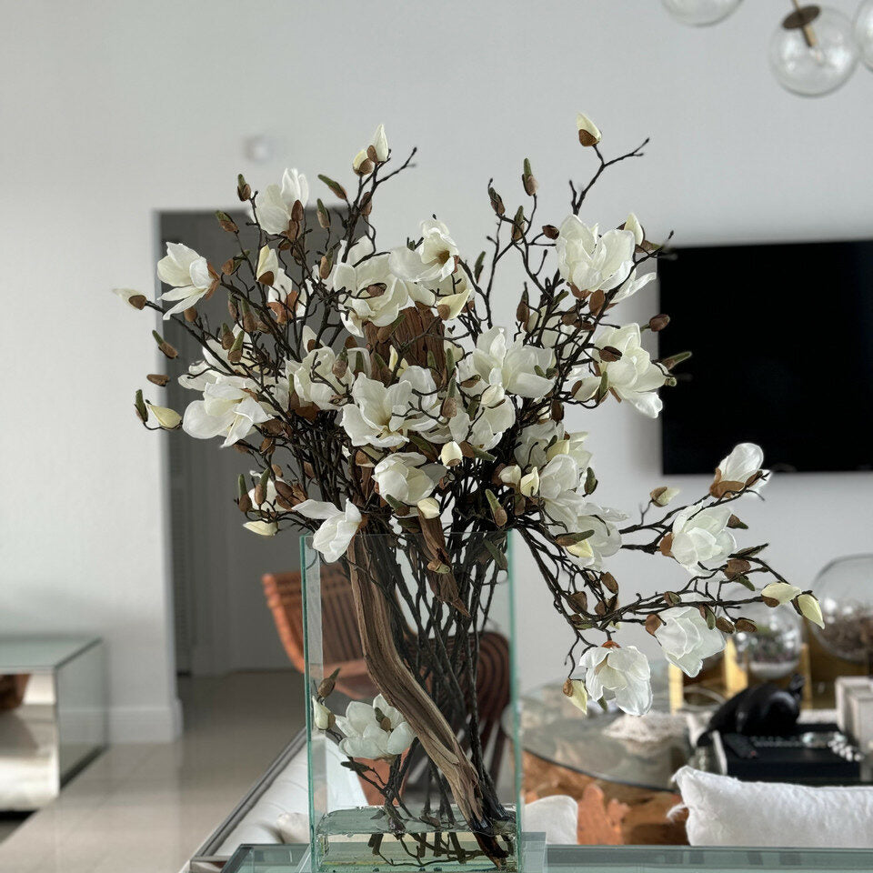 White Magnolias in 16″ Tall Casa Moderna