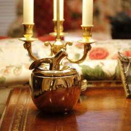 La Pomme Candle (Gold)